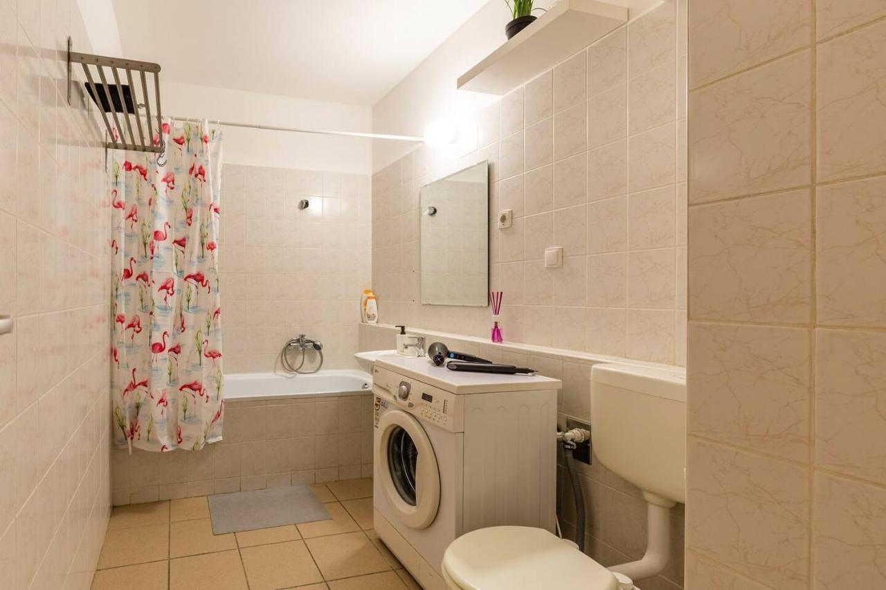 Appartamento Spacious With Private Car Park & Balcony *