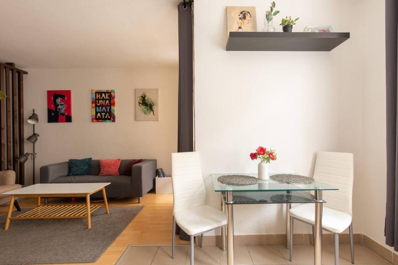 Appartamento Spacious With Private Car Park & Balcony Budapest